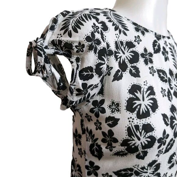 Urban Outfitters Dress Mini Backless Peep Hole Short Sleeves Ties on Back B&W XS - Picture 6 of 9